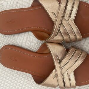 UGG Women’s Metallic Rose Gold Crossover Slide Sandals